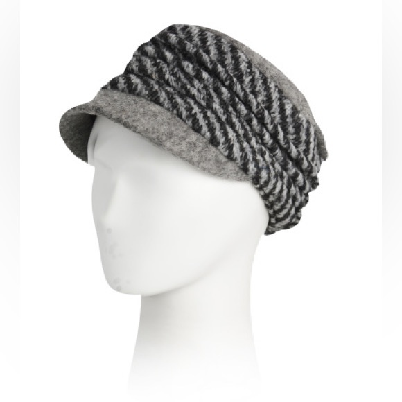 HAT Wool mixed CAPPELLIFICIO GIULIANA
Italy Mixed Media Newsboy Hat With Flower - Picture 5 of 12